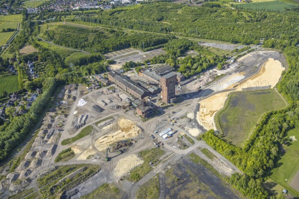 Aerial view, hammerhead tower on the Ost Heinrich Robert mine site, Pelkum district, Hamm, Ruhr area, North Rhine-Westphalia, Germany