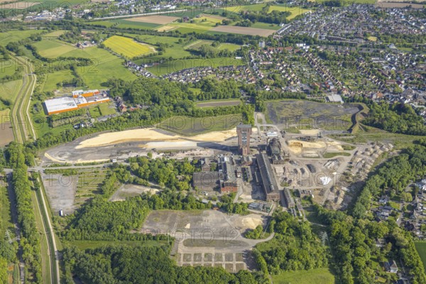Aerial view, hammerhead tower on the Ost Heinrich Robert mine site, Pelkum district, Hamm, Ruhr area, North Rhine-Westphalia, Germany