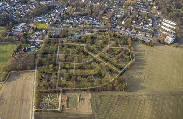 Aerial view, wooded cemetery Hassel-Oberfeldingen and below Islamic cemetery, Hassel, Gelsenkirchen, Ruhr area, North Rhine-Westphalia, Germany