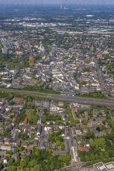 Aerial view, city centre Gelsenkirchen, main station railway tracks, Bahnhofstraße and Ringstraße, pedestrian zone, Bochumer Straße, Neustadt, Gelsenkirchen, Ruhr area, North Rhine-Westphalia, Germany