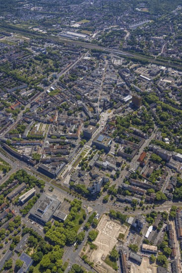 Aerial view, city centre with Ebertstraße, Hans-Sachs-Haus and Heinrich-König-Platz, main station railway tracks with Bahnhofstraße and Ringstraße, pedestrian zone, old town, Gelsenkirchen, Ruhr area, North Rhine-Westphalia, Germany