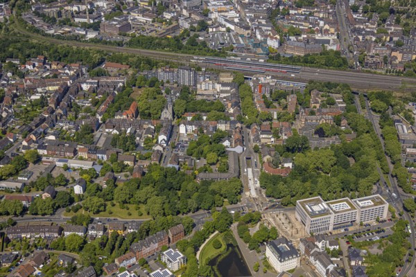 Aerial view, city centre Gelsenkirchen, main station railway tracks, Bochumer Straße and justice centre, Neustadt, Gelsenkirchen, Ruhr area, North Rhine-Westphalia, Germany