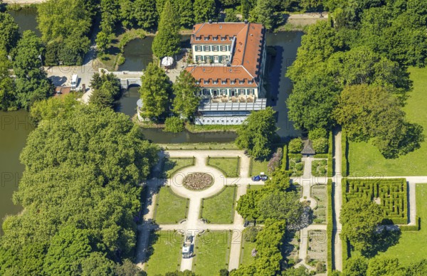 Aerial view, Schloss Berge with castle park, moated castle and hotel, Erle, Gelsenkirchen, Ruhr area, North Rhine-Westphalia, Germany