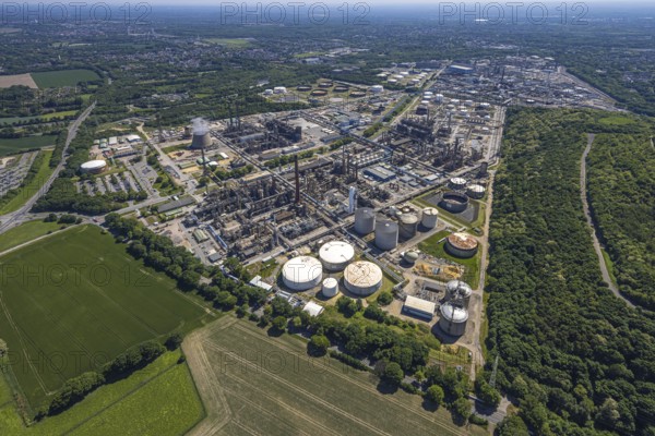 Aerial view, Ruhr Oil Refinery Scholven, Scholven, Gelsenkirchen, Ruhr Area, North Rhine-Westphalia, Germany