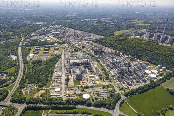 Aerial view, Ruhr Oil Refinery Scholven, Scholven, Gelsenkirchen, Ruhr Area, North Rhine-Westphalia, Germany