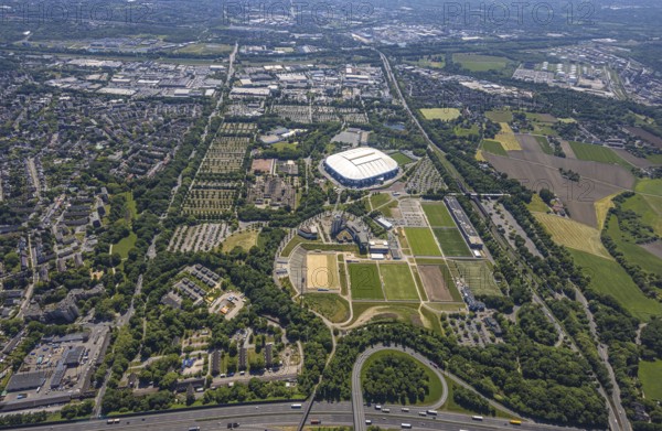 Aerial view, Berger Feld, Schalke Arena Park with Veltins Arena football stadium, Erle, Gelsenkirchen, Ruhr area, North Rhine-Westphalia, Germany