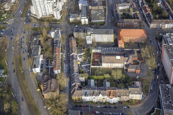 Aerial view, Munckelstraße, former Gelsenkirchen prison and sports field with weathered roofing, historic city centre, Gelsenkirchen, Ruhr area, North Rhine-Westphalia, Germany
