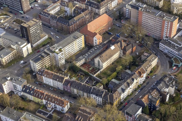 Aerial view, Munckelstraße, former Gelsenkirchen prison and sports field with weathered roofing, historic city centre, Gelsenkirchen, Ruhr area, North Rhine-Westphalia, Germany