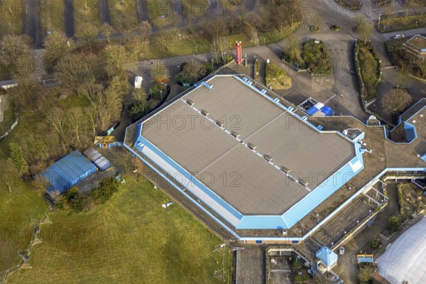 Aerial view, Emscher-Lippe-Halle at Berger Feld and next to the Bundesliga stadium Veltins-Arena of FC Schalke 04, also Arena AufSchalke football stadium, Erle, Gelsenkirchen, Ruhr area, North Rhine-Westphalia, Germany