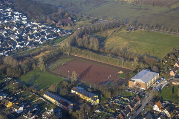 Aerial view, building area Südlich Horster Straße, Stefanhalle and old football pitch with meadow/field, between Am Eversbach and Stefanstraße, residential area Wohnpark Schulze-Everding, Bockum-Hövel, Hamm, Ruhr area, North Rhine-Westphalia, Germany