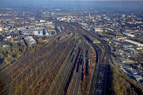 Aerial view, Hamm marshalling yard, sidings, Westfälische Drahtindustrie AG site on the left, view of Hamm centre, Hamm, Ruhr area, North Rhine-Westphalia, Germany