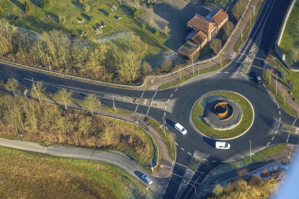 Aerial view, new roundabout Freundschaftskreisel with sculpture, Johannes-Rau-Straße and Am Laubach, district Herringen, Hamm, Ruhr area, North Rhine-Westphalia, Germany
