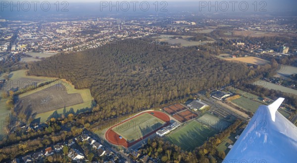 Aerial view, Pilsholz forest area, Hammer SC sports complex with football stadium and tennis courts, Rhynern district, Hamm, Ruhr area, North Rhine-Westphalia, Germany