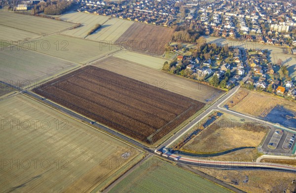 Aerial view, Südfeldweg connection to Westtünnen railway station, meadows and fields with rectangular pattern, district of Rhynern, possible building area Dierhagenweg, Hamm, Ruhr area, North Rhine-Westphalia, Germany