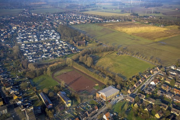 Aerial view, building area south and north of Horster Straße, Stefanhalle and old football pitch with meadow/field, between Am Eversbach and Stefanstraße, residential area Wohnpark Schulze-Everding, Bockum-Hövel, Hamm, Ruhr area, North Rhine-Westphalia, Germany