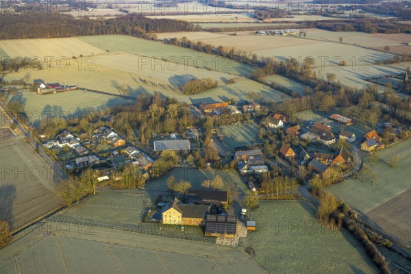 Aerial view, residential area, view of the district of Süddinker, housing estate Im Hagen, surrounded by meadows and fields, district of Rhynern, Hamm, Ruhr area, North Rhine-Westphalia, Germany