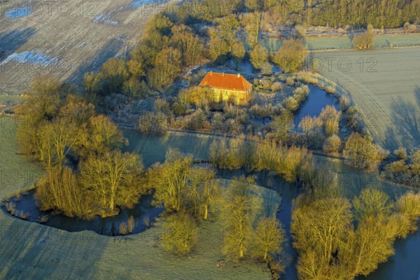 Aerial view, Haus Hohenover, historical landmark with plant growth on the house wall and red roof tiles, castle and manor on the river Ahse wetland between Norddinker and Süddinker, Uentrop, Hamm, Ruhr area, North Rhine-Westphalia, Germany