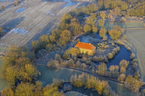 Aerial view, Haus Hohenover, historical landmark with plant growth on the house wall and red roof tiles, castle and manor on the river Ahse wetland between Norddinker and Süddinker, Uentrop, Hamm, Ruhr area, North Rhine-Westphalia, Germany