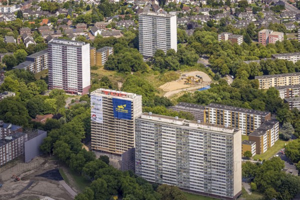 Aerial view, white giant high-rise buildings, social hotspot, four high-rise buildings, three days in front of the demolition of one of the high-rise buildings, Hochheide, Duisburg, Ruhr area, North Rhine-Westphalia, Germany, DE, Europe, property tax, real estate, aerial view, aerial photography, aerial photography, demolition, overview, bird's-eye view, residential area, housing and living, residential area, quality of life, residential neighbourhood, housing estate, residential area, birds-eyes view, overview, social hotspot