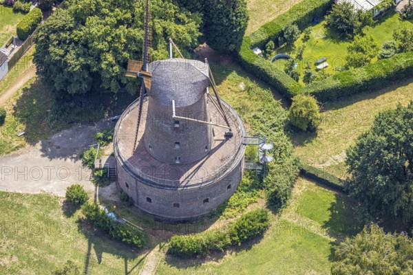 Aerial view, Bergheimer Mühle, Dutch windmill and sight, Bergheim, Duisburg, Ruhr area, North Rhine-Westphalia, Germany, DE, monument, Europe, aerial view, aerial photography, aerial photography, overview, bird's eye view, windmill, birds-eyes view, overview