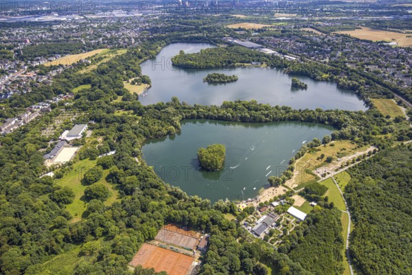 Aerial view, Toeppersee and Tegge with water ski facility and leisure facility, surrounded by housing estates and railway tracks, Rumeln-Kaldenhausen, Duisburg, Ruhr area, North Rhine-Westphalia, Germany, DE, Europe, leisure facility, tracks, aerial view, aerial photography, aerial photography, lake, overview, bird's eye view, birds-eyes view, green lung, overview