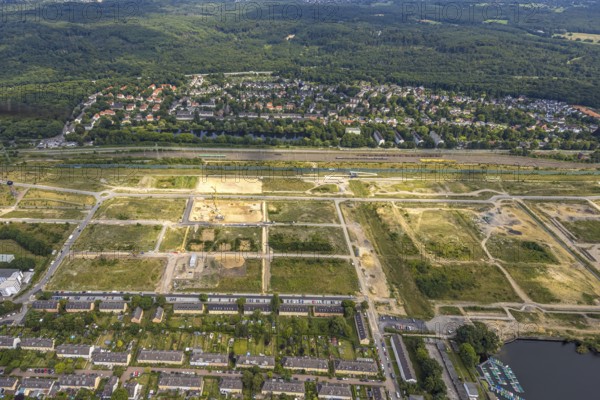 Aerial view, construction site of the former Wedau marshalling yard for the new Duisburg residential quarter on the Sechs-Seen-Platte, residential area in the Bissingheim district, Wedau, Duisburg, Ruhr region, North Rhine-Westphalia, Germany