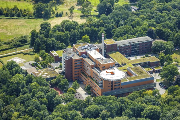 Aerial photo, BG Klinikum Duisburg, BMI air rescue station, helipad and rescue helicopter, Buchholz, Duisburg, Ruhr area, North Rhine-Westphalia, Germany