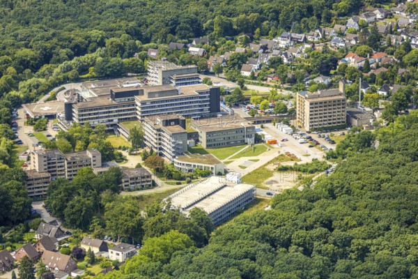 Aerial view, Sana Kliniken Duisburg hospital with helipad, Wanheimerort, Duisburg, Ruhr area, North Rhine-Westphalia, Germany