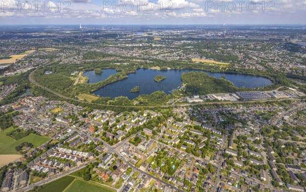 Aerial view, Toeppersee and Tegge with water skiing and leisure facilities, surrounded by housing estates and railway tracks, Rumeln-Kaldenhausen, Duisburg, Ruhr area, North Rhine-Westphalia, Germany