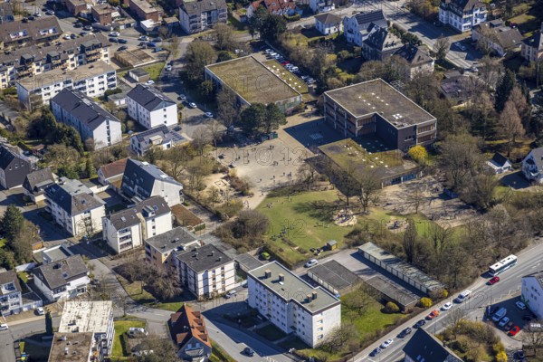 Aerial view, Boloh primary school with schoolyard and pupils, university district, Hagen, Ruhr area, North Rhine-Westphalia, Germany