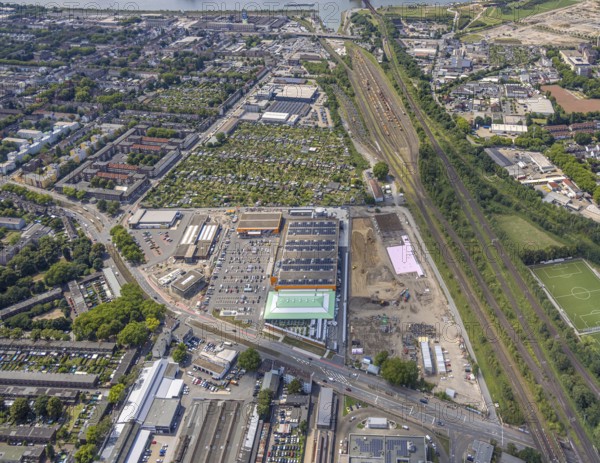 Aerial view, construction site with new Mitte-Süd comprehensive school, Gießingstraße corner Düsseldorfer Straße, former Didier-Werke site, KGV Kleingartenverein Kulturstraße and KGV Hardtmühle, obwn Güterbahnhof Hochfeld Süd, Wanheimerort, Duisburg, Ruhr area, North Rhine-Westphalia, Germany