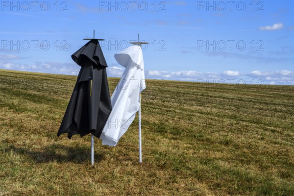 The Installation Bride and Groom and Folks by Jean Boskja Missler, 12th international wind art festival 2025, landscape exhibition bewegter wind, Zierenberg, Northern Hesse, Germany