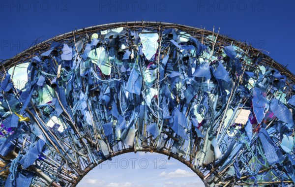 The Object AIRIS – das atmende Auge, The breathing eye by Michael (MiKi) Lazar, 12th international wind art festival 2025, landscape exhibition bewegter wind, Zierenberg, Northern Hesse, Germany