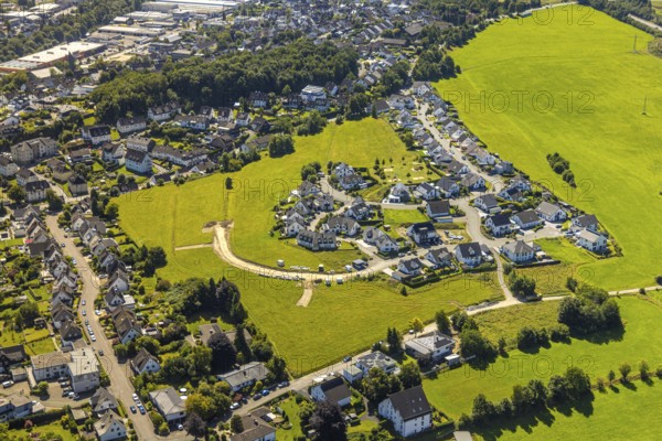 Aerial view, single-family houses, new residential area Ebbeblick and Am Poschefeuer, open meadow areas, Olpe-Stadt, Olpe, Sauerland, North Rhine-Westphalia, Germany