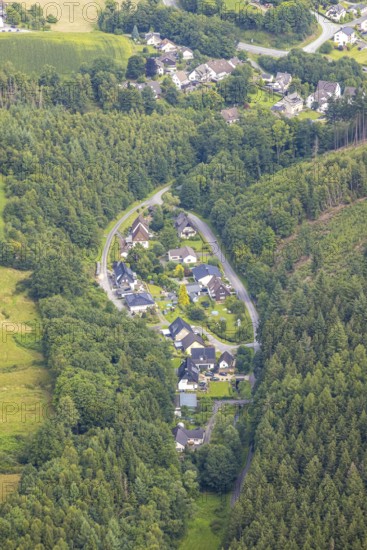 Aerial view, oval forest settlement Rümmecketal NSG nature reserve, Freienohl, Meschede, Sauerland, North Rhine-Westphalia, Germany, DE, Europe, property tax, real estate, aerial view, aerial photography, aerial photography, NSG nature reserve, Ruhr area, overview, bird's eye view, residential complex, living and living, residential area, residential quality, residential neighbourhood, housing estate, residential area, birds-eyes view, overview