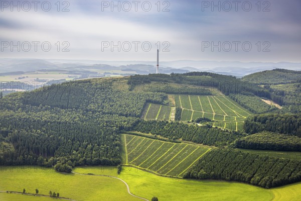 Aerial view, construction site with construction of a wind turbine on the Homberg, Calle, Meschede, Sauerland, North Rhine-Westphalia, Germany, alternative energy, construction work, construction area, construction site, building site, construction project, construction site, DE, Europe, aerial view, aerial photography, aerial photography, new construction, Ruhr area, overview, bird's eye view, wind turbine, wind energy, wind power, wind power plant, wind turbine, birds-eyes view, overview