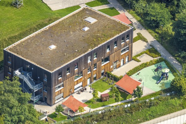 Aerial view, AWO Kindergarten Mobile Kita with red awning, Am Ziegeleiteich, Meschede-Stadt, Meschede, Sauerland, North Rhine-Westphalia, Germany, DE, Europe, kindergarten, day care centre, day care centre, aerial view, aerial photography, aerial photography, Ruhr area, overview, bird's-eye view, overview