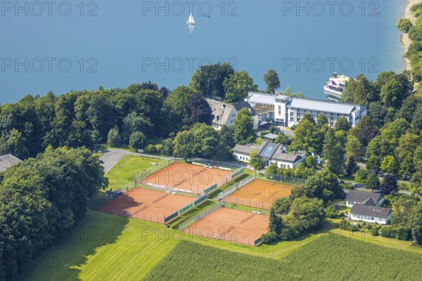 Aerial view, Welcome Hotel Meschede/Hennesee and tennis court, Hennesee with sailing boat, Meschede town, Meschede, Sauerland, North Rhine-Westphalia, Germany, boat, DE, Europe, gastronomy, Hennetalsperre, hotel, hotel facility, hotel business, aerial view, aerial photography, aerial photography, Ruhr area, overview, accommodation, bird's eye view, birds-eyes view, overview