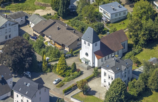 Aerial view, catholic church St. Georg Oberbrügge, Halver, Sauerland, North Rhine-Westphalia, Germany, place of worship, DE, Europe, religious community, place of worship, holy place, Kierspe, church, parish, denomination, aerial view, aerial photography, aerial photography, religion, religious site, Ruhr area, overview, bird's-eye view, birds-eyes view, overview