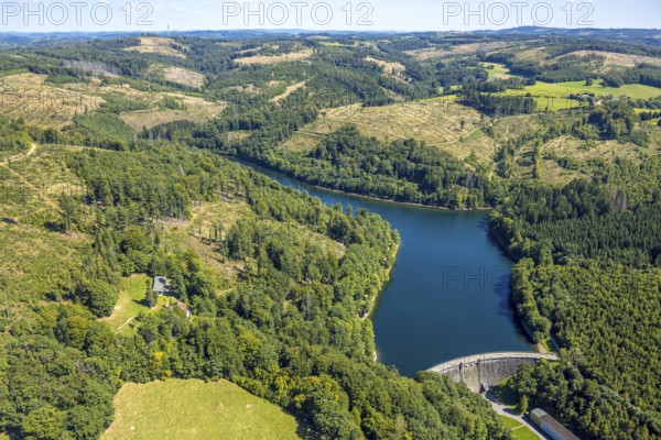 Aerial view, Jubach Dam with dam, forest area with forest damage, Vollme, Kierspe, Sauerland, North Rhine-Westphalia, Germany, tree dieback, DE, Europe, clear cutting, calamity areas, aerial view, aerial photography, aerial photography, Ruhr area, dam wall, dam, overview, bird's eye view, forest, forest damage, forest dieback, birds-eyes view, overview
