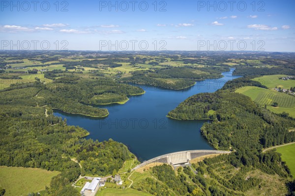Aerial view, Kerspetalsperre with dam and forest area, distant view, blue sky with clouds, Großfastenrath, Wipperfürth, Sauerland, North Rhine-Westphalia, Germany, DE, Europe, Kierspe, aerial view, aerial photography, aerial photography, Ruhr area, dam wall, dam, overview, bird's-eye view, overview