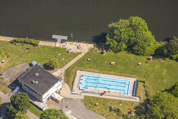 Aerial view, Steele outdoor pool of SV Steele 11, Westfalenstraße, Freisenbruch, Essen, Ruhr area, North Rhine-Westphalia, Germany