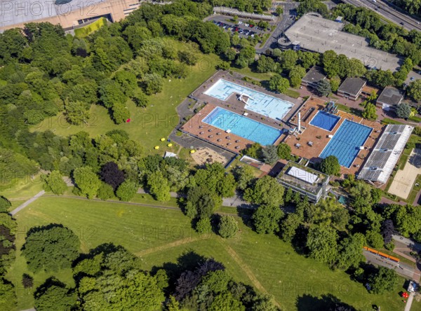 Aerial view, Grugabad Am Grugapark, outdoor swimming pool, Rüttenscheid, Essen, Ruhr area, North Rhine-Westphalia, Germany