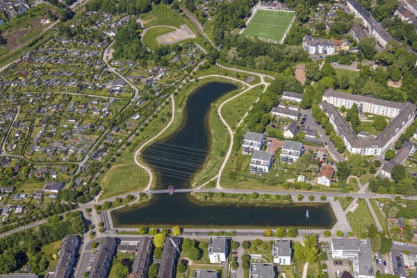 Aerial view, Niederfeldsee, left KGV Kleingärtnerverein Amalie 94 e. V., above the sports field Hagenbecker Bahn, Altendorf, Essen, Ruhr area, North Rhine-Westphalia, Germany