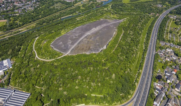 Aerial view, Schurenbach slag heap, Bramme sculpture for the Ruhr region by the artist Richard Serra, Forms and colours, Altenessen-Nord, Essen, Ruhr region, North Rhine-Westphalia, Germany
