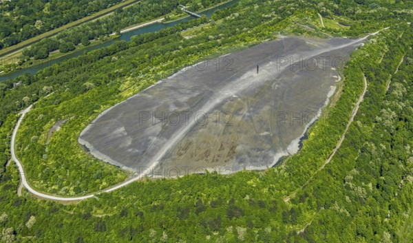 Aerial view, Schurenbach slag heap, Bramme sculpture for the Ruhr region by the artist Richard Serra, Forms and colours, Altenessen-Nord, Essen, Ruhr region, North Rhine-Westphalia, Germany