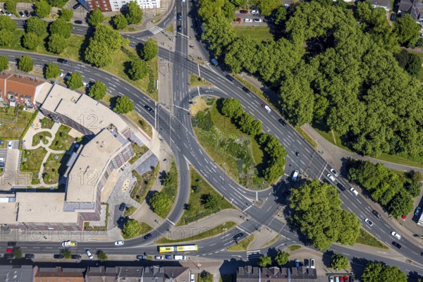 Aerial view, Belia Seniorenresidenz Altenessen, roundabout at the intersection of Stauderstraße, Altenessener Straße and Wilhelm-Nierswandt-Allee, Altenessen, Essen, Ruhr area, North Rhine-Westphalia, Germany