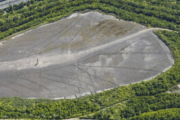 Aerial view, Schurenbach slag heap, Bramme sculpture for the Ruhr region by the artist Richard Serra, Forms and colours, Altenessen-Nord, Essen, Ruhr region, North Rhine-Westphalia, Germany