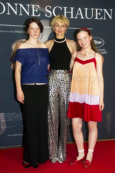 Ninel Geiger, Luise Heyer, Laeni Geiseler, IN DIE SONNE SCHAuEN, Berlin premiere at Delphi Filmpalast, Berlin, 27.08.2025