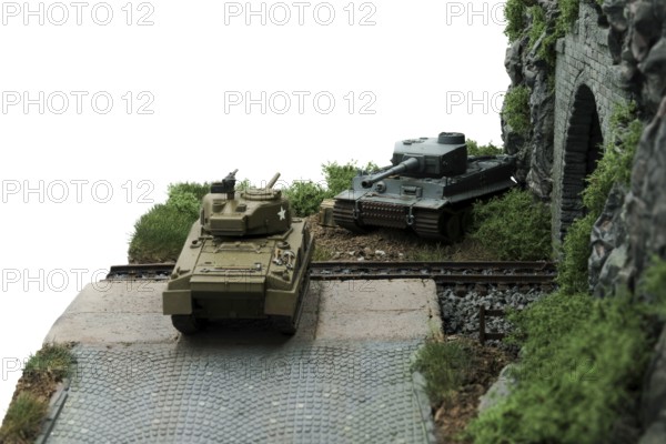 Modelling diorama: Sherman and Tiger tanks on tunnels and tracks
